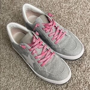 Vintage Havana silver glitter Sneakers with Pink Laces size 9